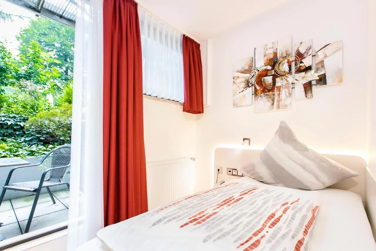 Hotel Am Duesseldorfer Platz Ράτινγκεν 3*,